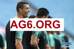 一位记者赛后给马兹拉维送零食，球员很感动并送上比赛球衣